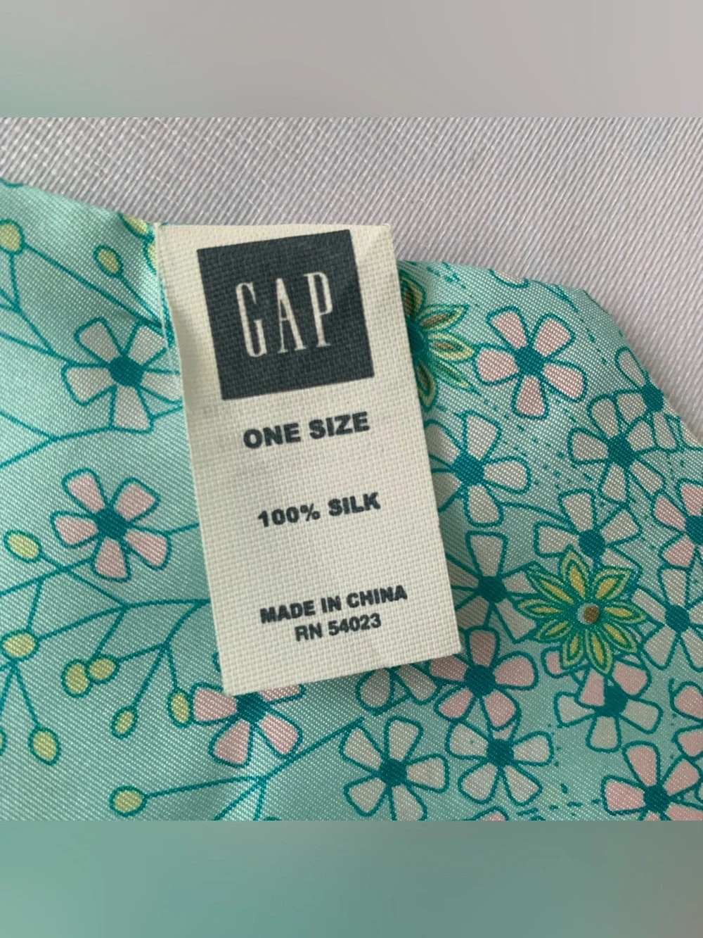 Gap 100% Silk Scarf Bandanna Fashion Blue Floral Pattern Necktie Hairband Boho
